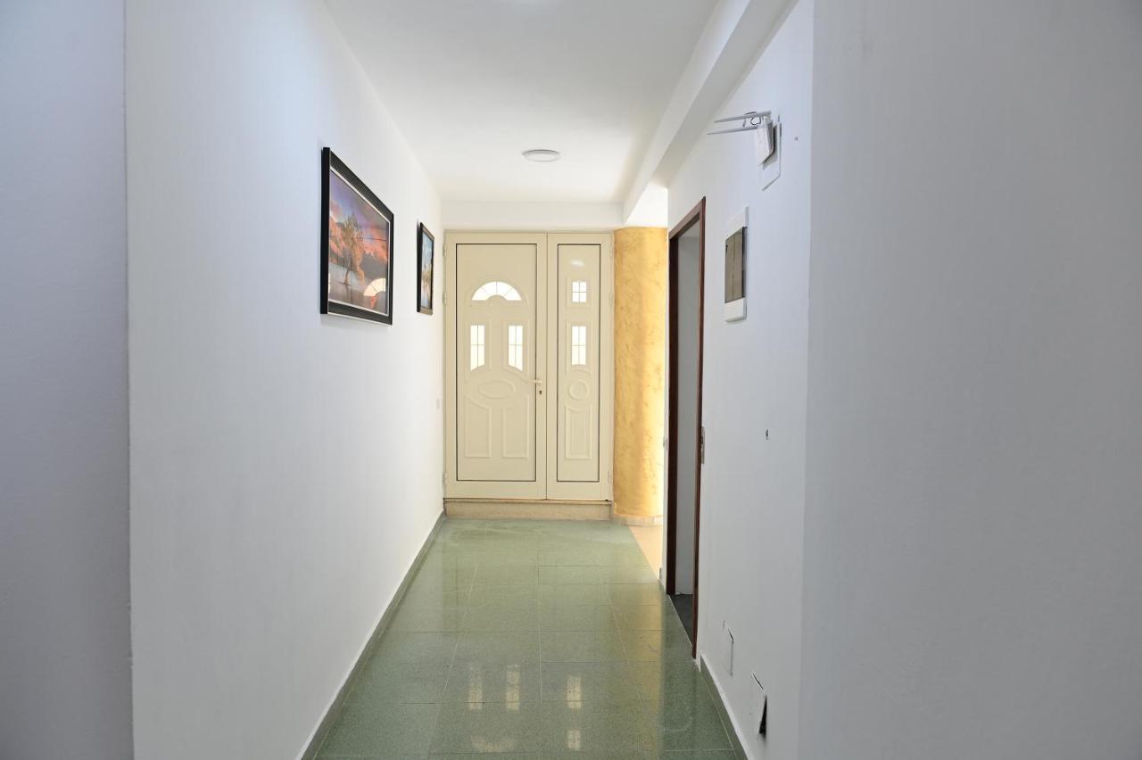 Vila Oxinn Kryemedhej Экстерьер фото